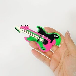 1980s guitar barrette/hair clip 🎸